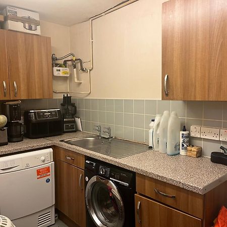 Queenomega'S Home Stay London Eksteriør billede