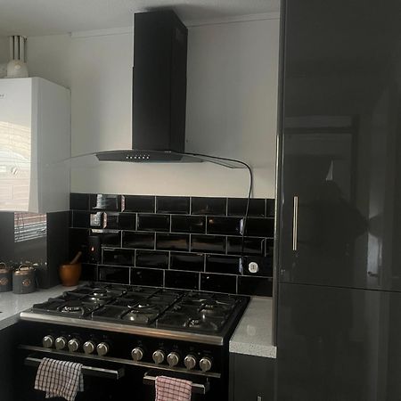 Queenomega'S Home Stay London Eksteriør billede