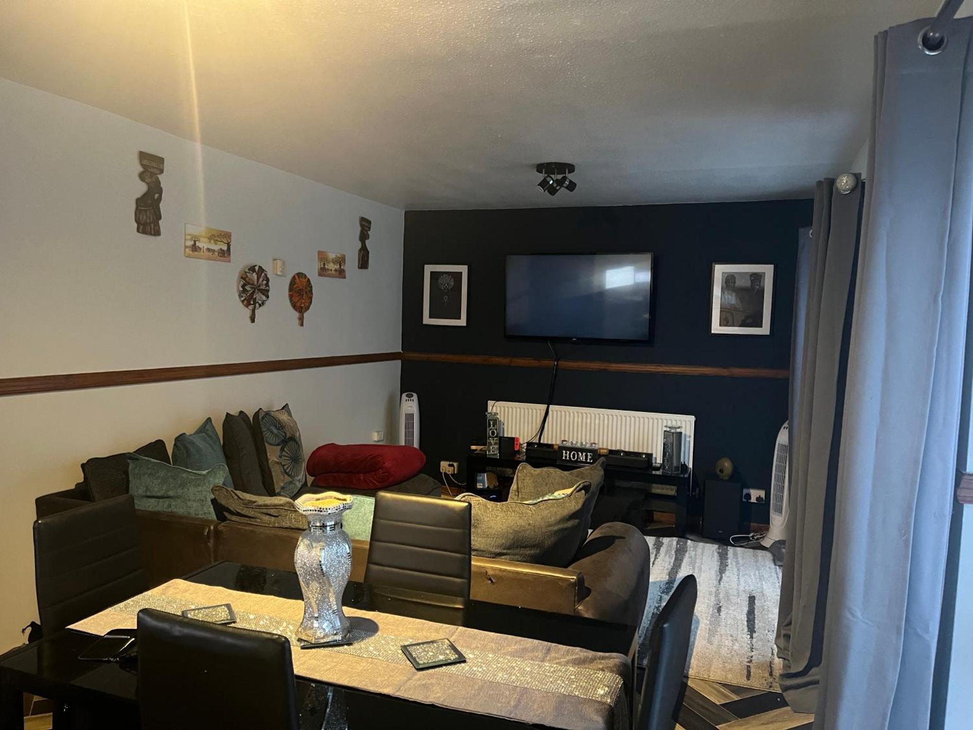 Queenomega'S Home Stay London Eksteriør billede